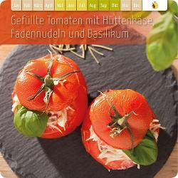Gefüllte Tomaten mit Hüttenkäse, Fadennudeln & Basilikum