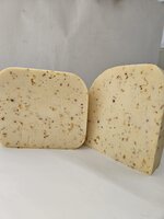 Bio-Hofkäse mit Chili