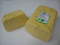 Bio-Hofkäse mit Bockshornkleesamen Laib