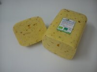 Bio-Hofkäse mit ital. Kräutern Laib