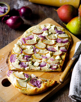 Flammkuchen Birne-Zwiebeln-Ziegenkäse