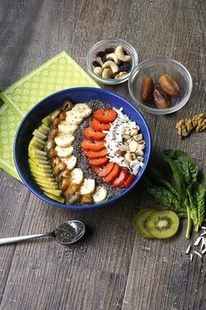 Vegan: Smoothie-Bowl mit Toppings