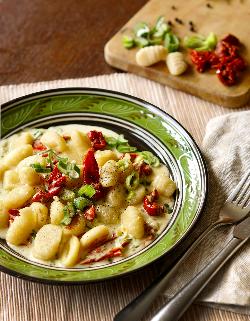 Gnocchi mit Gorgonzola-Tomaten-Sauce