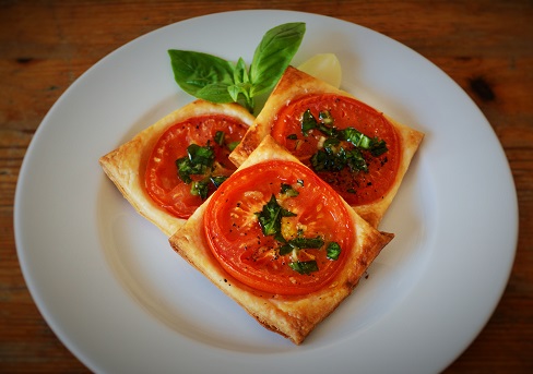 Tomaten-Blätterteig-Teilchen