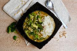 Grünes Curry mit Reisnudeln