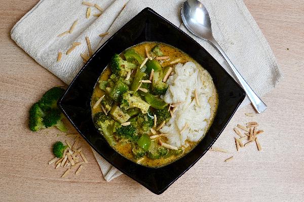 Produktfoto zu Grünes Curry mit Reisnudeln