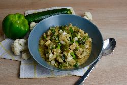 Grünes Thai-Curry mit Gemüse und Tofu