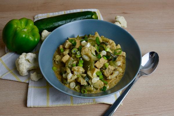 Produktfoto zu Grünes Thai-Curry mit Gemüse und Tofu