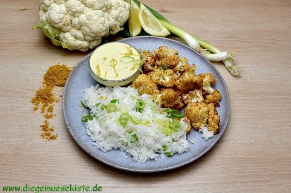 Produktfoto zu Gebackener Blumenkohl mit Joghurt Dip und Reis