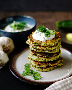 Rezept Zucchini-Puffer mit Tsatsiki